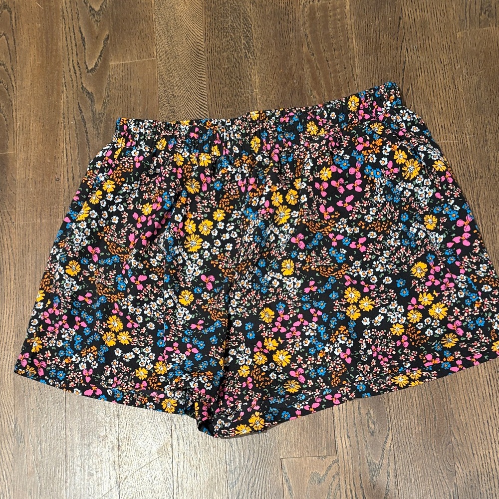 Ditsy‎ Floral Print Stretchy Waist Shorts